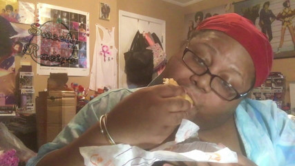Sweety Racine: SSBBW Eats a Snack