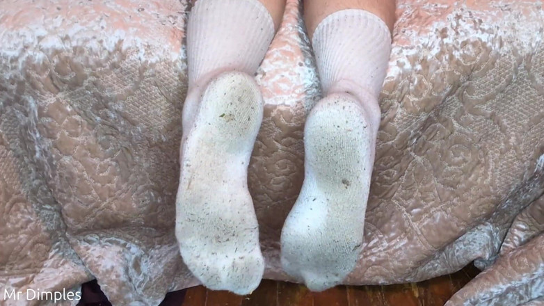 Mr Dimples: Visar upp Mina strumpor och sulor!
