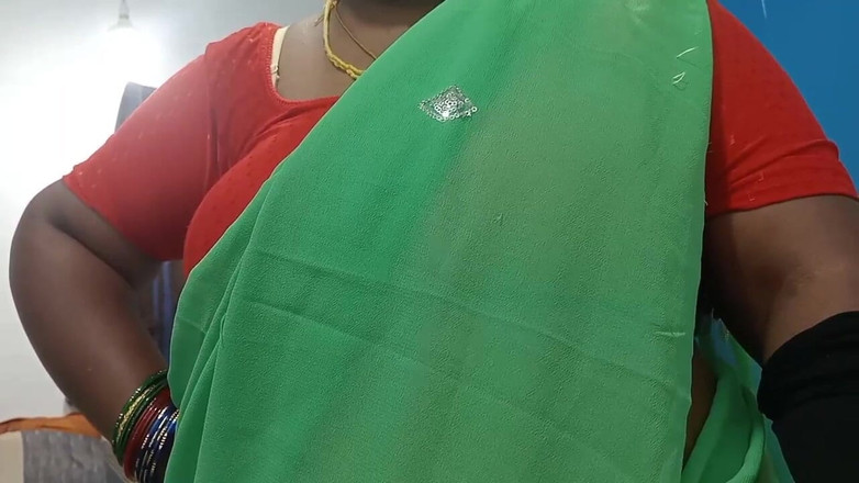 Veni: Tamil madrasta pegou enteado se masturbando e o ajudou a...