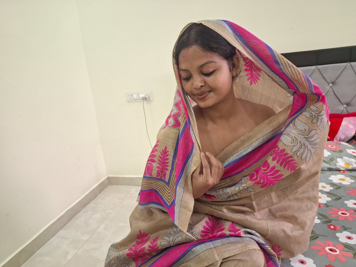 Mina Sardar: Hete Desi Bhabhi wordt gelikt en geneukt staand tegen de...