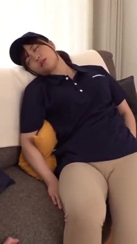 สาวส่งของถูกควันหวานครอบงำ ตื่นขึ้นมาก็ตัวร้อนตอบสนองทุกสัมผัส Part1