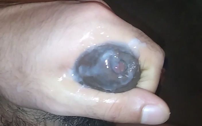 AlexAlejandro13: Jag gillar att spilla mycket mjölk från min kuk
