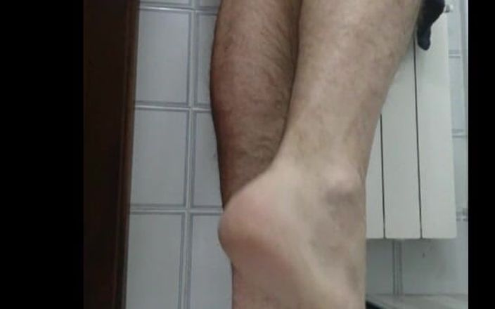 gyordy: Watch My Feet