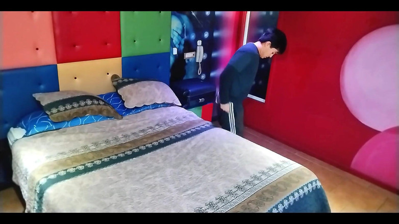 BBW Kelly Mom: Tidak ada lagi kamar yang tersisa di hotel. Aku harus...