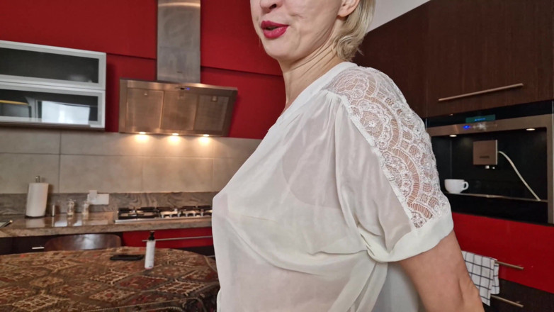 Wanilianna: Kitchen Self-fucking in Raven Nylons - Part 1