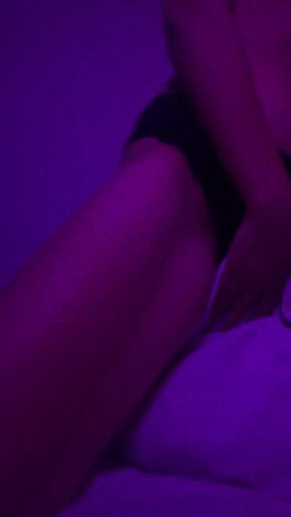 Anjelika Grey: Hot girl shows body