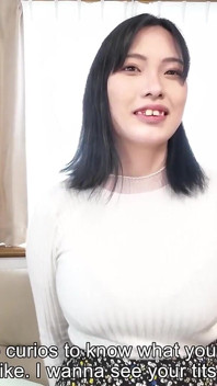Awek kolej dengan tetek cantik Mariko Koizumi dalam adegan lucah pertamanya