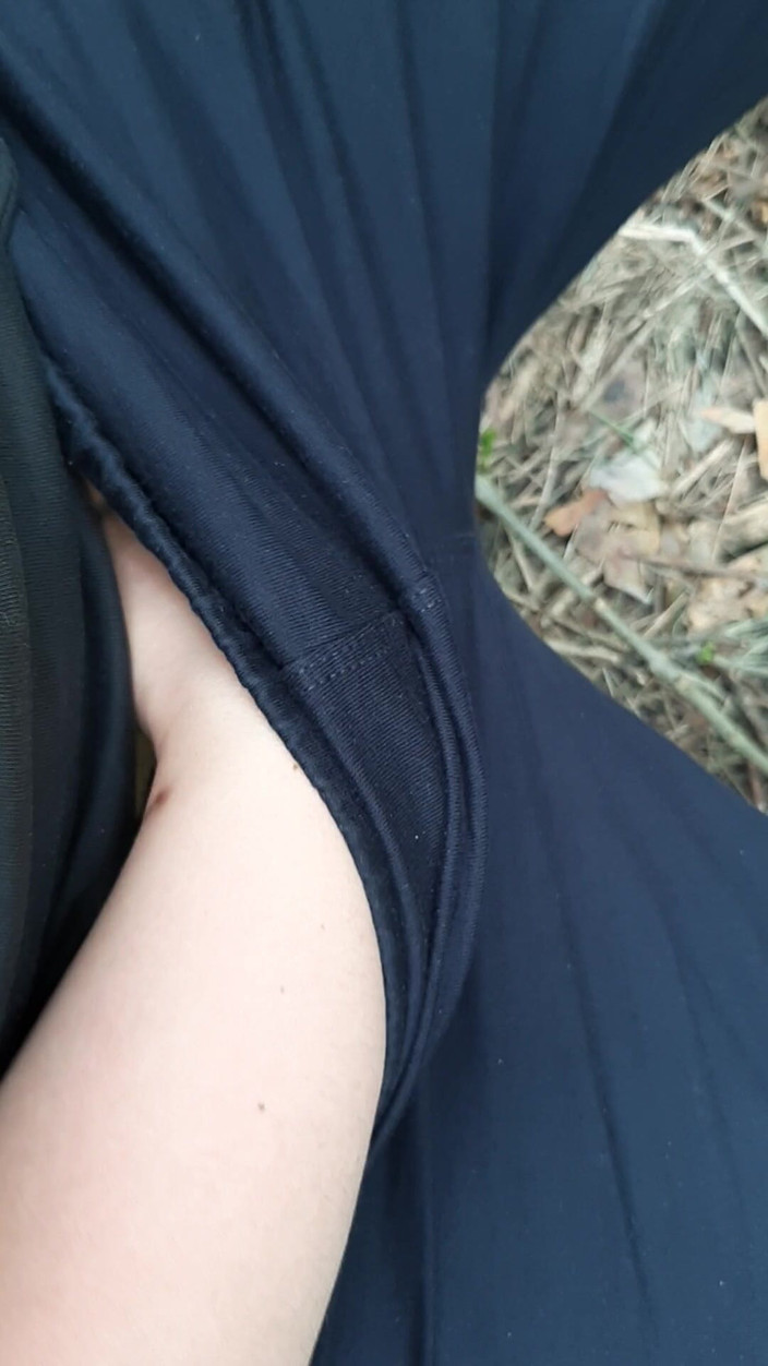 Lesbian-illusion: 我的女友和我在公园里的路人自慰 - lesbian-illusion