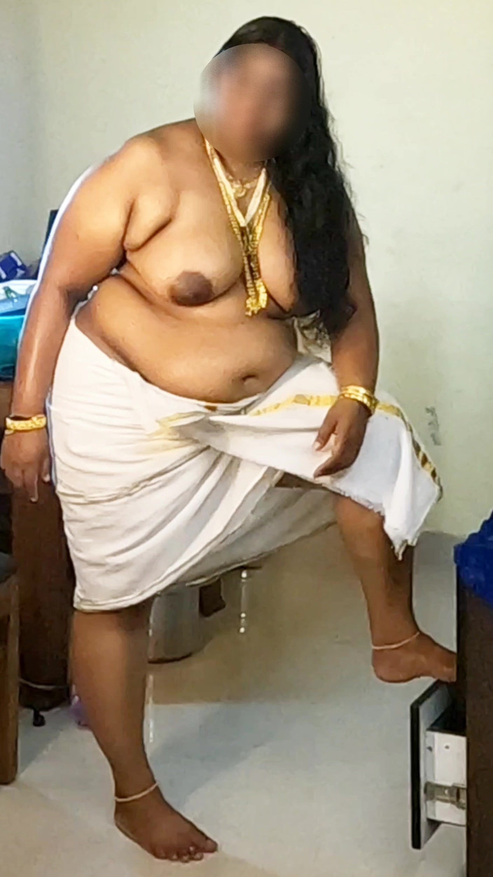Anne Ipe: Indian Girl in Traditional Dress, Topless Photoshoot in Jewelry