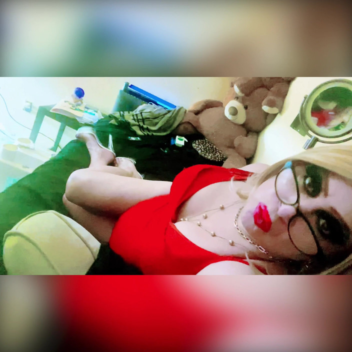 Krissy Sweets: Crossdresser Krissy Sweets - compilație cu vorbe murdare sexy
