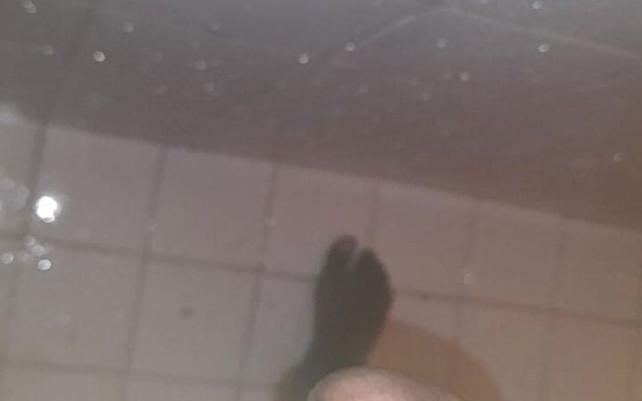 Black guy: Masturbando s6 e5
