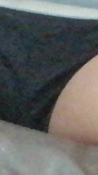 Ma demi-sœur me séduit pour de vrai. Regardez jusqu’à la fin