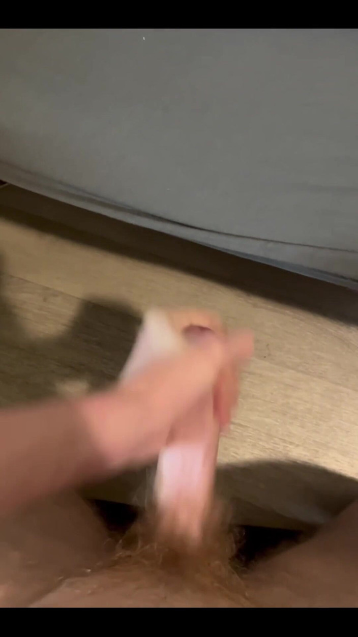 Johnny69227: Ejaculare mare nebună!