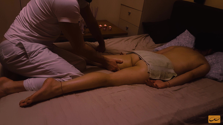 Unlimited Orgasm: Sensuell thailändsk nurumassage slutar med stark orgasm sex och sperma