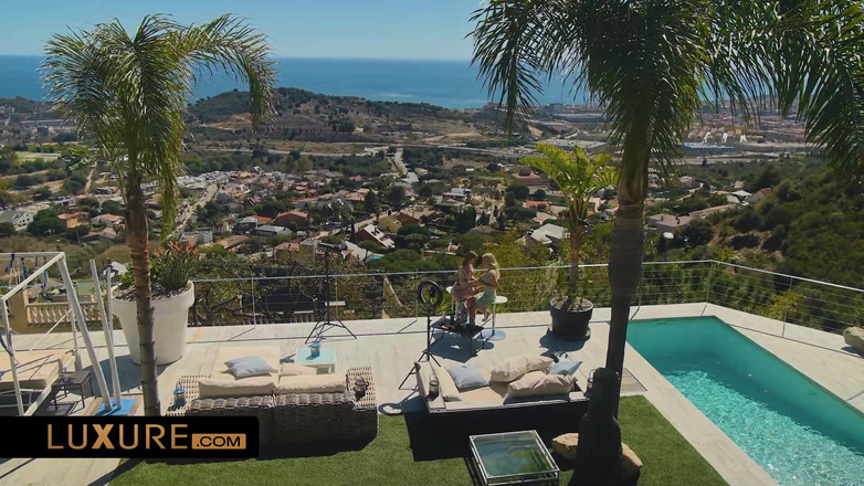 Luxure: La pause charmante de l’influenceuse