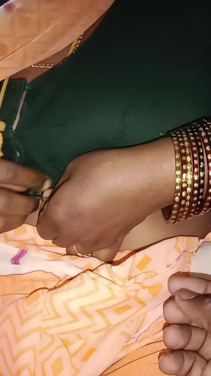 Tamil Anti Uma: Makcik jiran menelefon saya apabila suaminya tiada, jadi saya pergi...