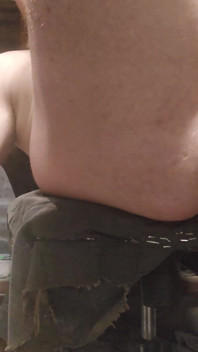 Randy Roades อ้าปากตูดเงี่ยนให้เมียเห็นขณะเมียหลับอยู่