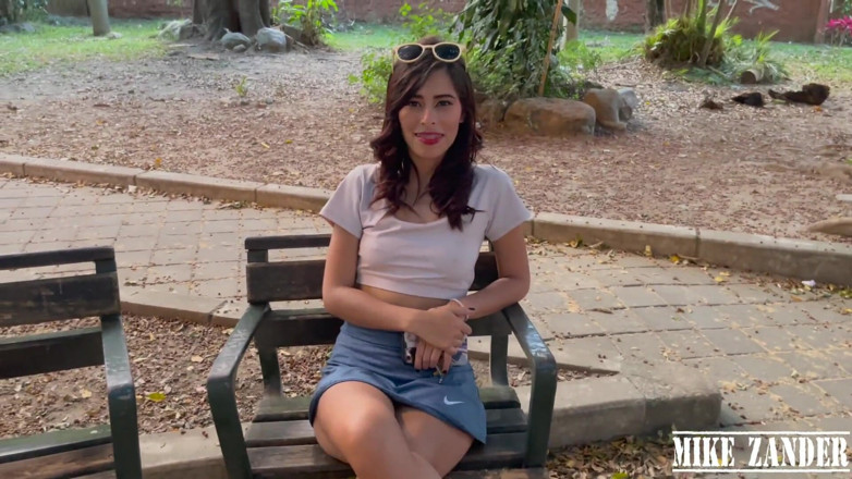 MIKEZANDER01: Ngentot sama gadis remaja medellin yang nikmat