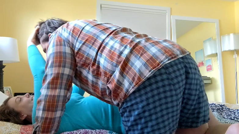 Jess and James TOYST: Nerd neukt roodharige hij geeft bijles