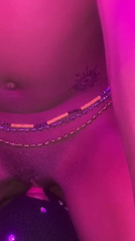 Šťavnatá tlustá africká teen kundička POV Sedí mi na obličeji a jezdí, dokud se neudělá