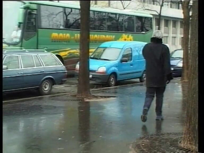 Real porno and movies XXX: Lisa šuká všude a bere všechno do pusy, zadku a kundičky.