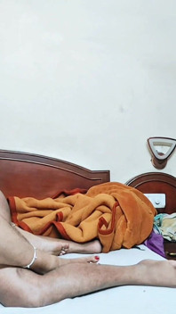 Indische desi-MILF Bhabi geht als freundin ins hotel, echte indische stiefmutter, kurvige frau mit schönem arsch 3