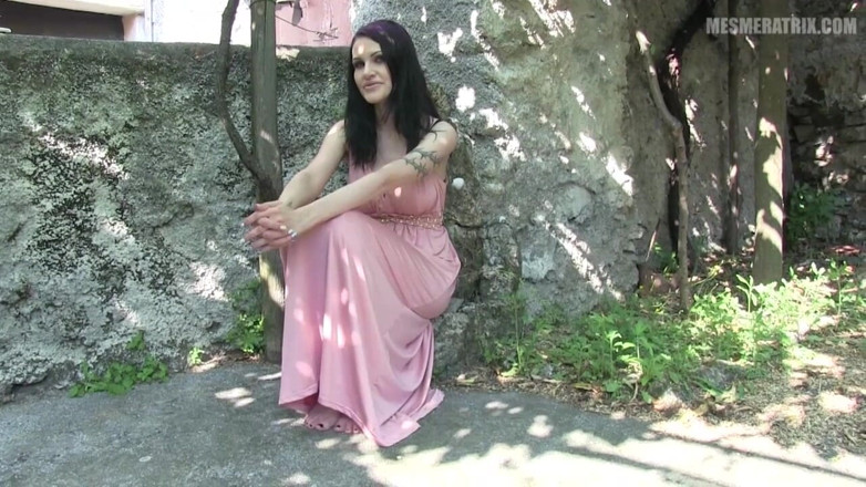 Lady Mesmeratrix Official: Alleanza con il piede