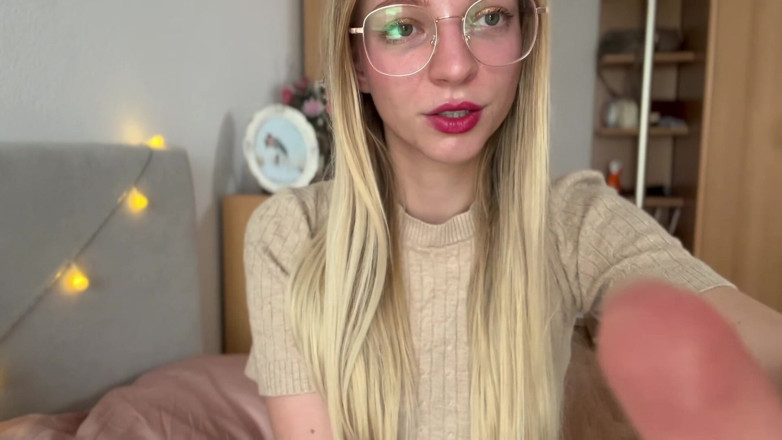 Goddess_Bella_Rae: Asmr flickvän lugnar dig