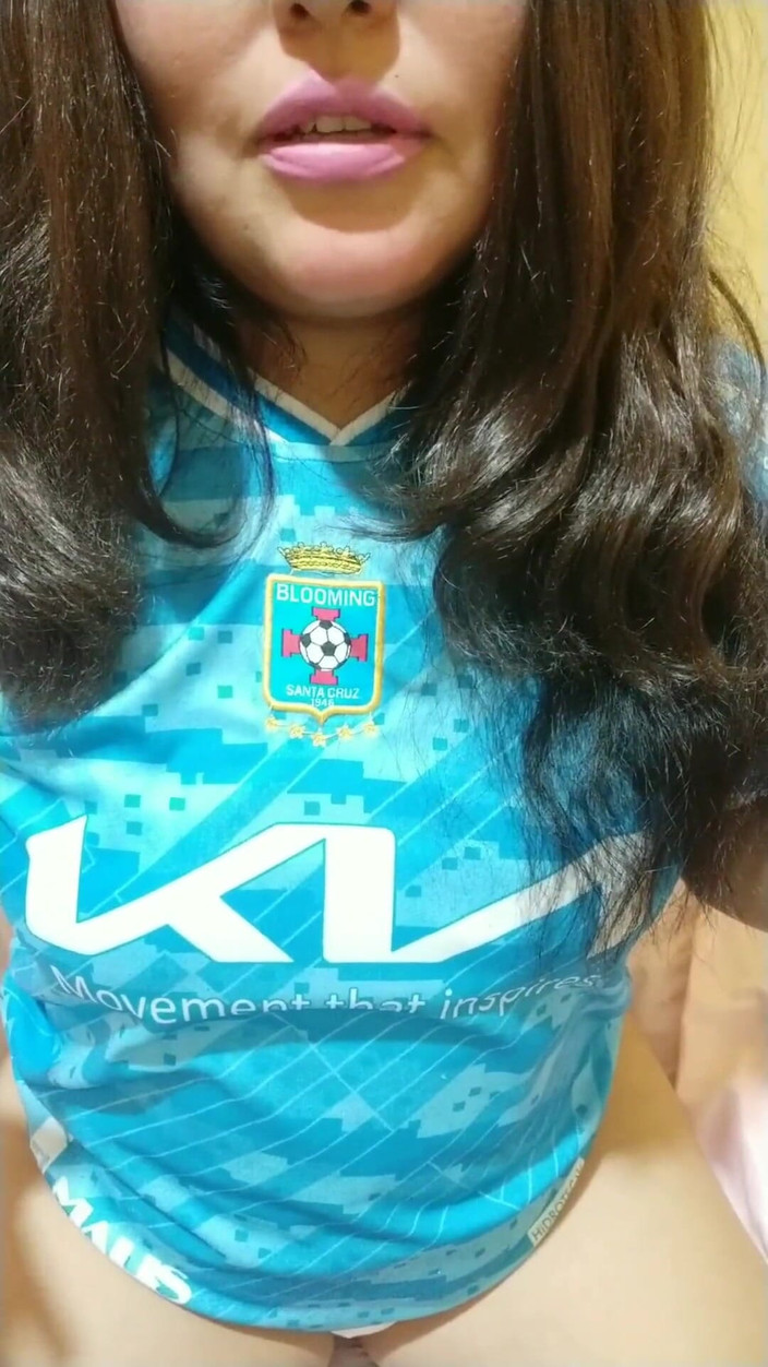 Carla Villalobos: 和我的朋友承认我在公共浴室里做了什么