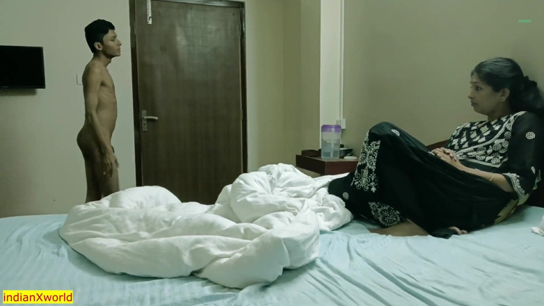 Indian Xshot: Hot Model Poonam Fucking With 18yrs Teen Boy! Best Hindi Sex