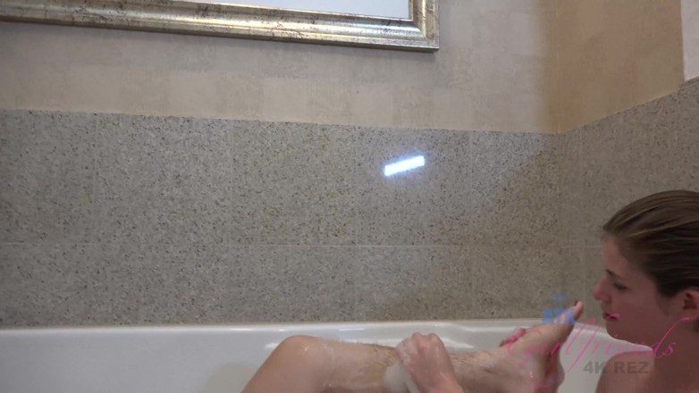 ATK Fans (Girlfriends): Virtual vacation in Las Vegas with Simone Delilah and Lara...