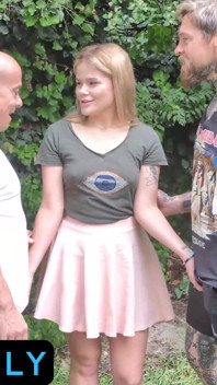 Nikole Nixon Niegrzeczna pasierbica dostaje się nago publicznie, aby uwodzić trenera ojczyma - Niemoralna rodzina 4K