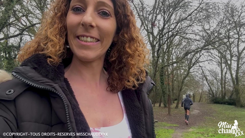 Misschaudexxx: Hard Jogging, a Stranger Fucks Me During His Sport in...