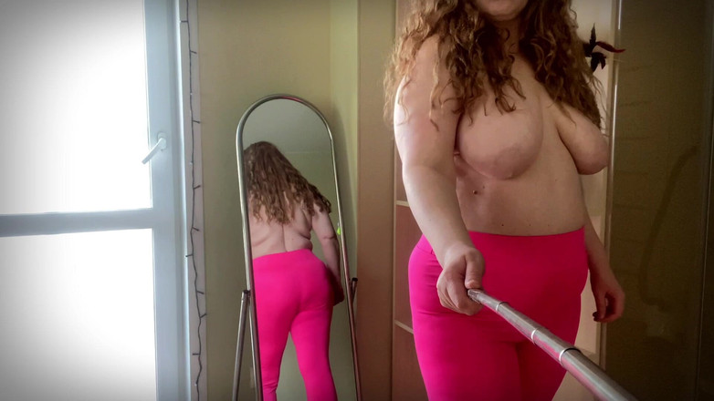 VikkiGeorgia: Caminando con un palo selfie