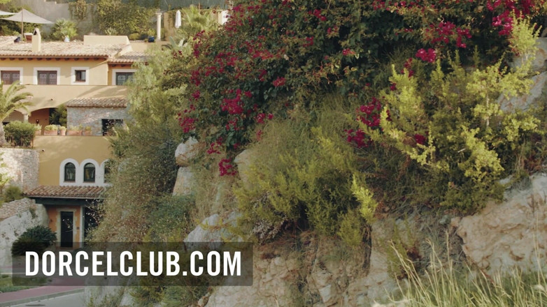 Dorcel Club: Jia Lissa et Lucy Heart s'amusent