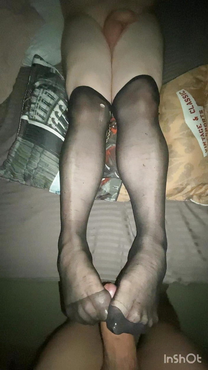 Tomas Styl: 娘娘腔让她玩弄我的鸡巴和她的脚