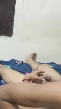 Desi Bhabi políbila svého tchána a sála ho také