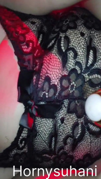 Tetas abofeteando mientras folla con gran polla y vibrador