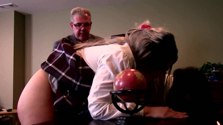 Punished Brats Spanking: Giorno della detenzione 1