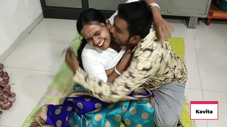 Kavita _zawazawi: Desi Indische neukpartij echt eigengemaakt met Tatya in saree, kontlikken,...