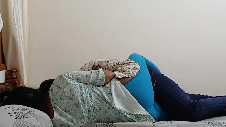 Desisexqueen: Prima volta indiana desi sesso segreto con il vicino