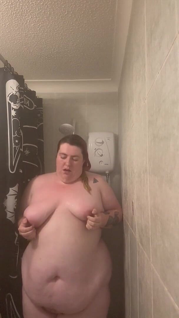 Accidentally Left Phone in Shower (Quinnicide) Accidentally Left Phone in Shower (Quinnicide)