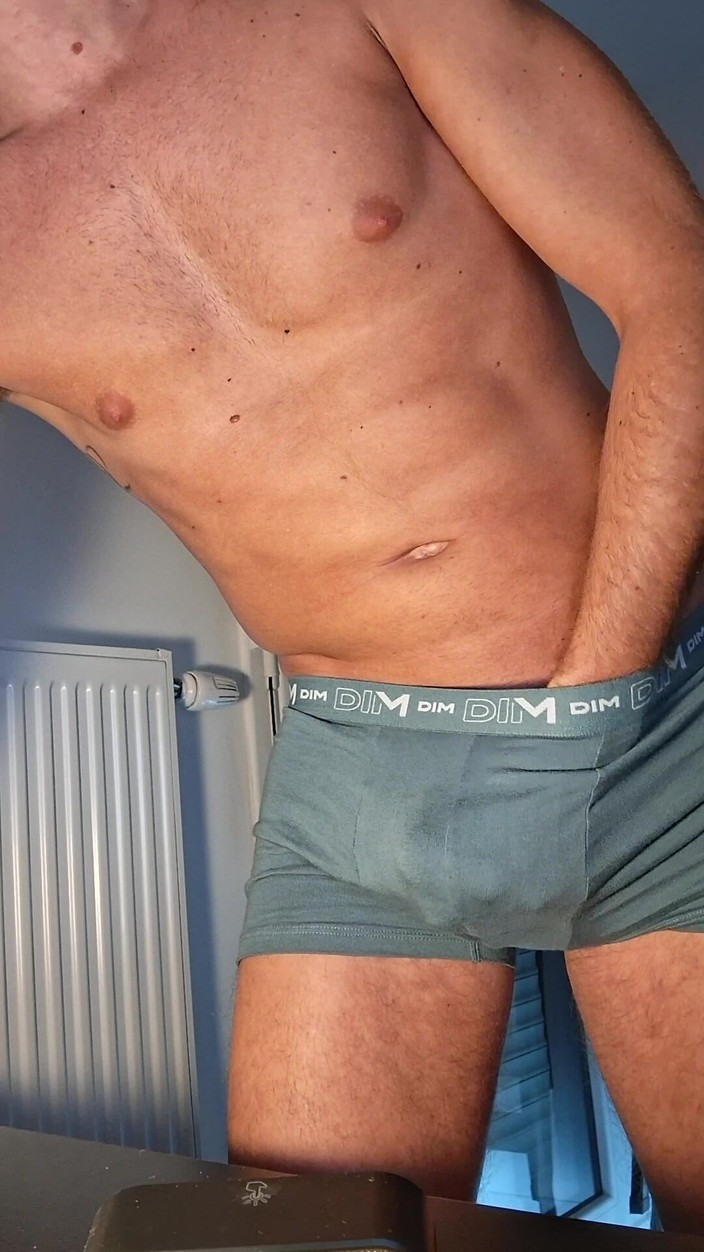 Xfroska: Гарна дрочка перед вами, щоб догодити вам