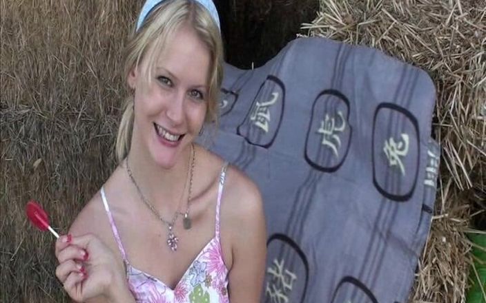 Blondehexe: Unschuld von langem blasenden schwanz