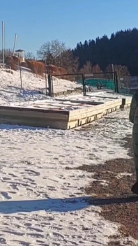 Amatérská blondýnka a dospělá manželka si užívá sex po procházce