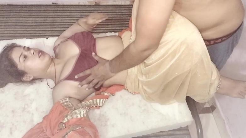 Sexy Girlfriend Girl: 18 Yo Big Boobs Desi Indian Teen Stepbro に情熱的に犯される