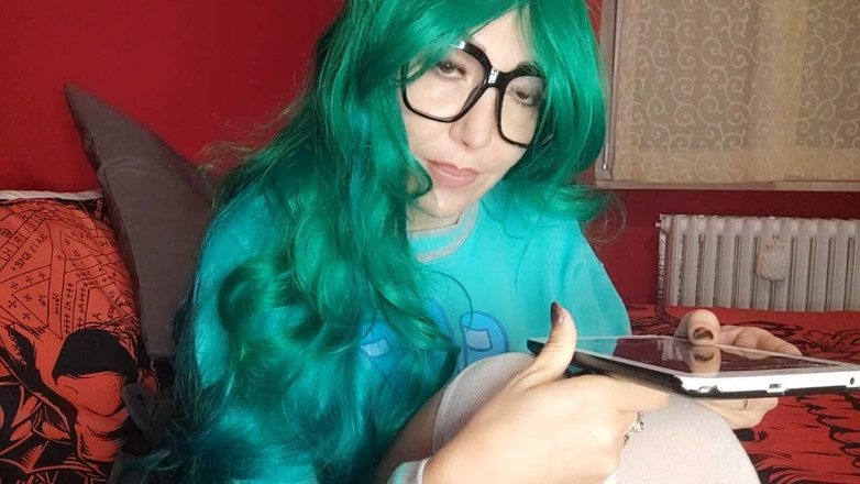 savannahamatoriale: Shut up! Stepmom might see us!