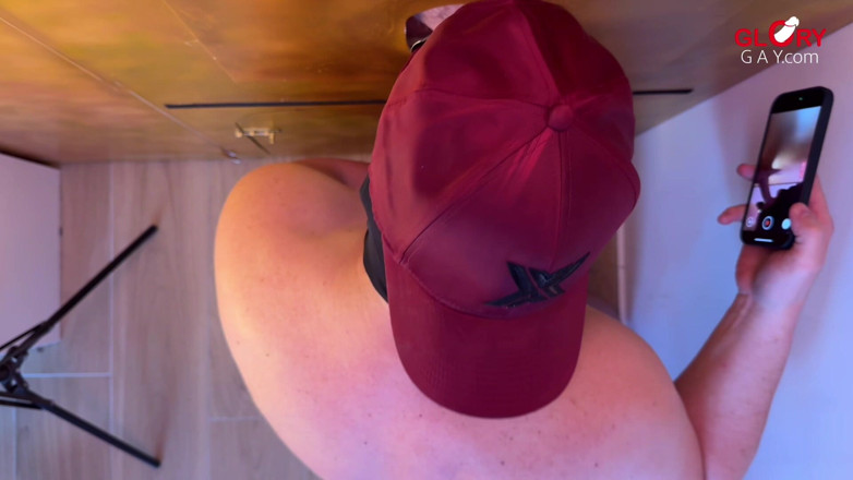 GLORYHOLEGAYS: Nadržený táta penis u gloryhole – stříkám na něj a musím...