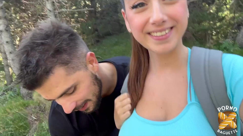 Porno Baguette: Hellolimoon, femme magnifique, adore manger des