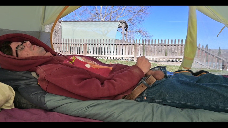 Joe Iandola: 在帐篷里